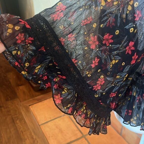 Free People Black Bright Lights Boho Whimsical Floral Blouse, size XS - Picture 5 of 9